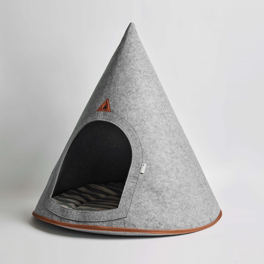 Nooee Pet Cave - Gray - XL  (NWT)